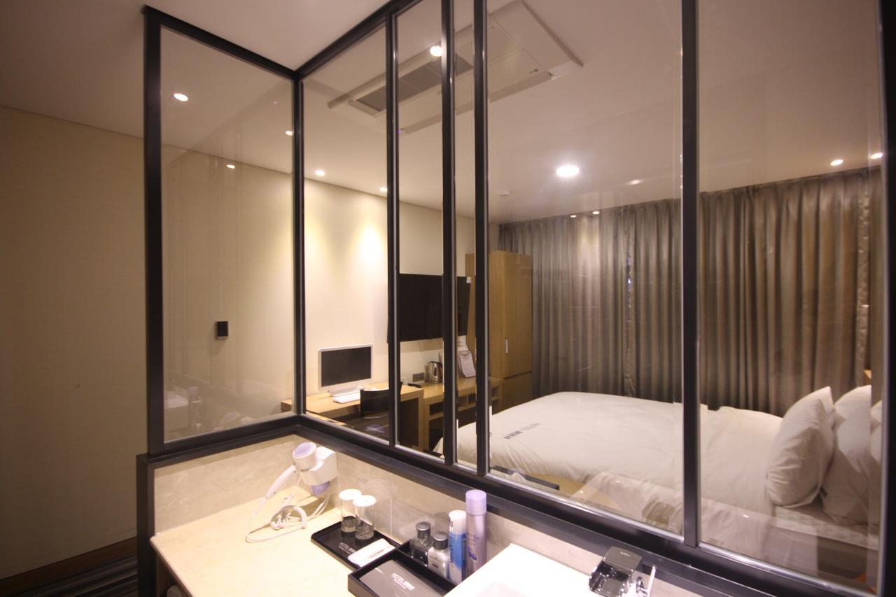 Mbn Hotel Чханвон Экстерьер фото