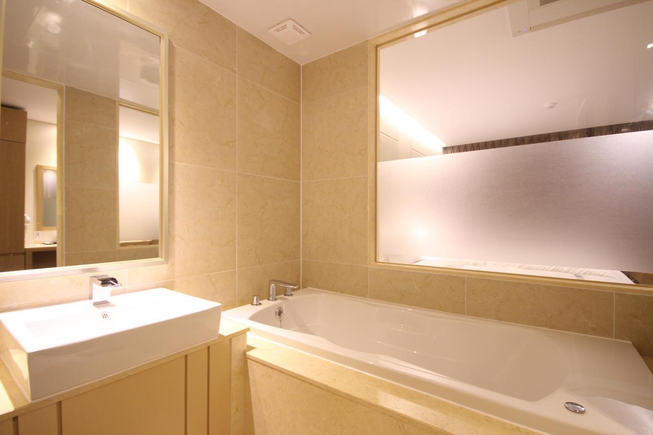 Mbn Hotel Чханвон Экстерьер фото