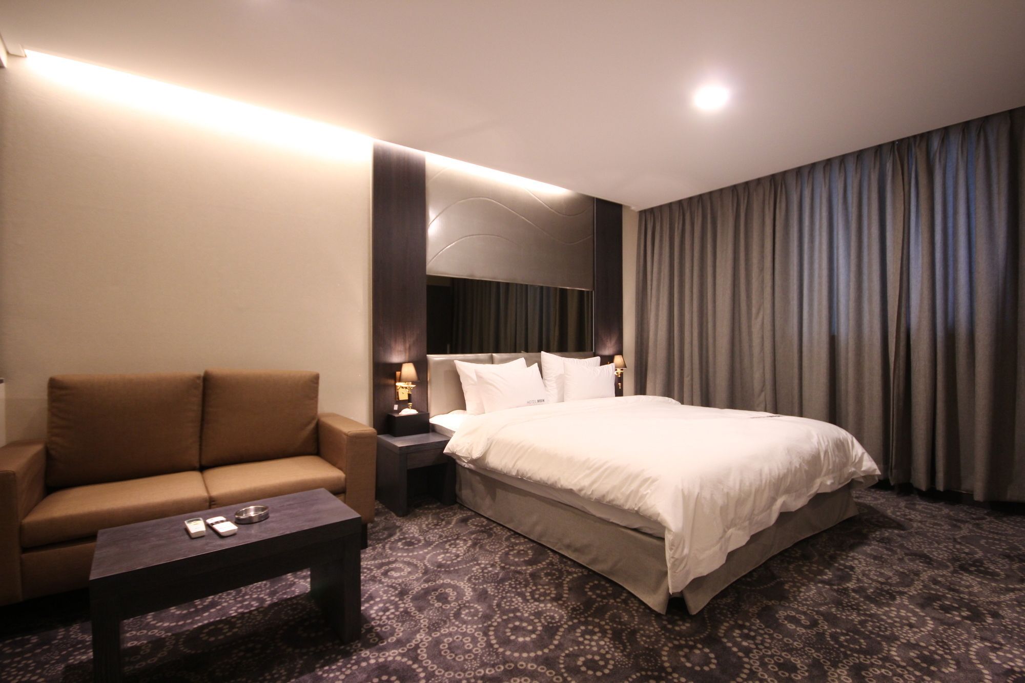 Mbn Hotel Чханвон Экстерьер фото