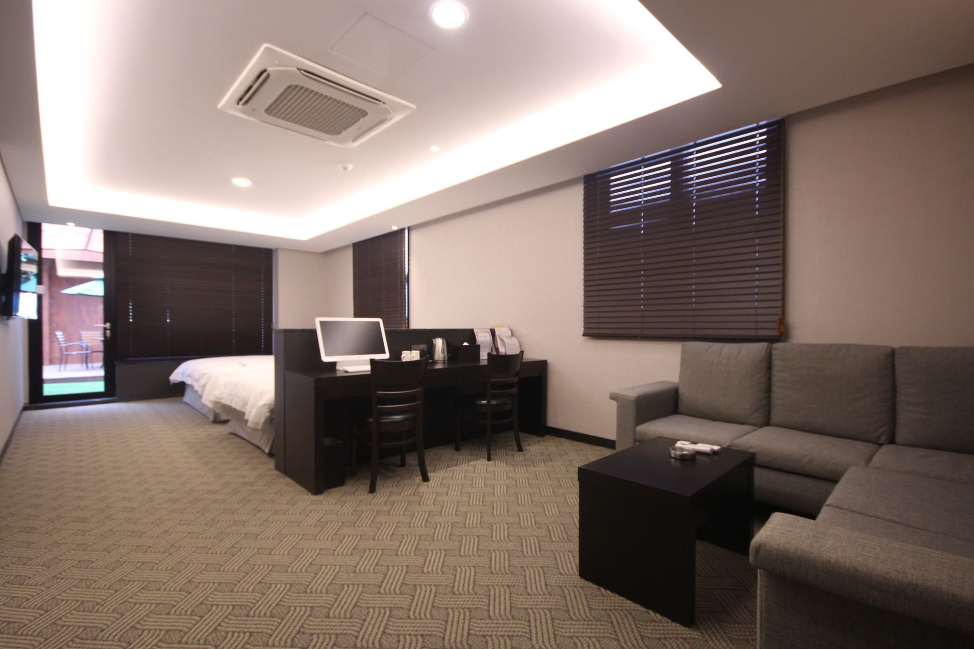 Mbn Hotel Чханвон Экстерьер фото